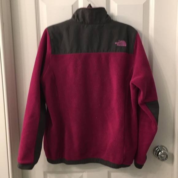 Magenta north face jacket - Picture 2 of 2